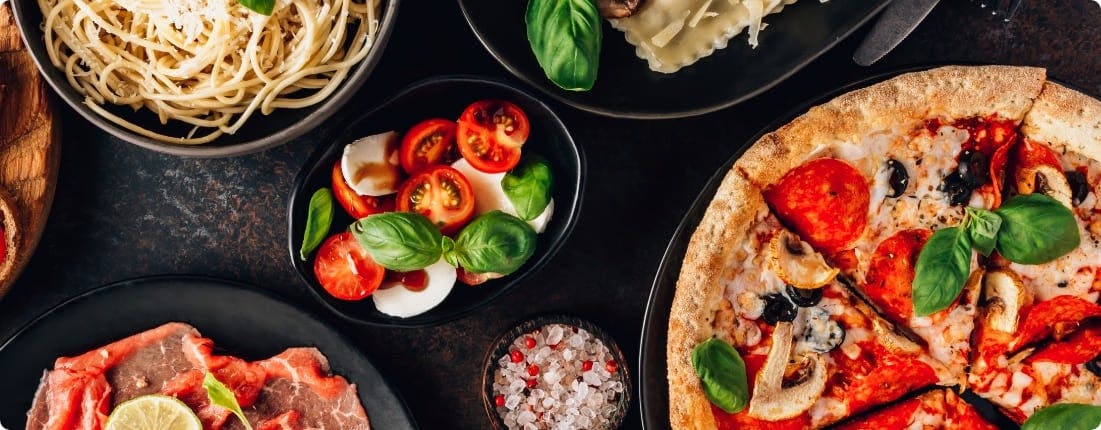 Salads, pizzas and pastas. Check our amazing menu!