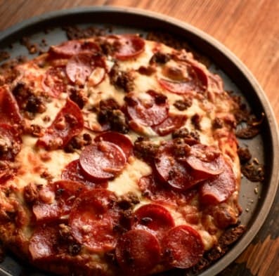 Order pizzas online from our Pizza Takeaway in Dunstable