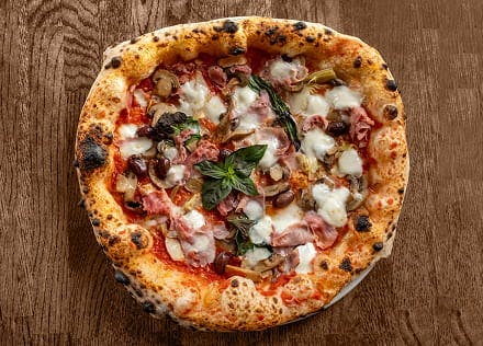 Fresh pizza served at Loro di Napoli (South Ealing) Fresh pizza served at Loro di Napoli (South Ealing)