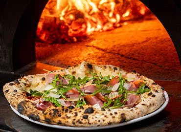 Authentic wood-fired pizza served at Loro di Napoli (South Ealing) Authentic wood-fired pizza served at Loro di Napoli (South Ealing)