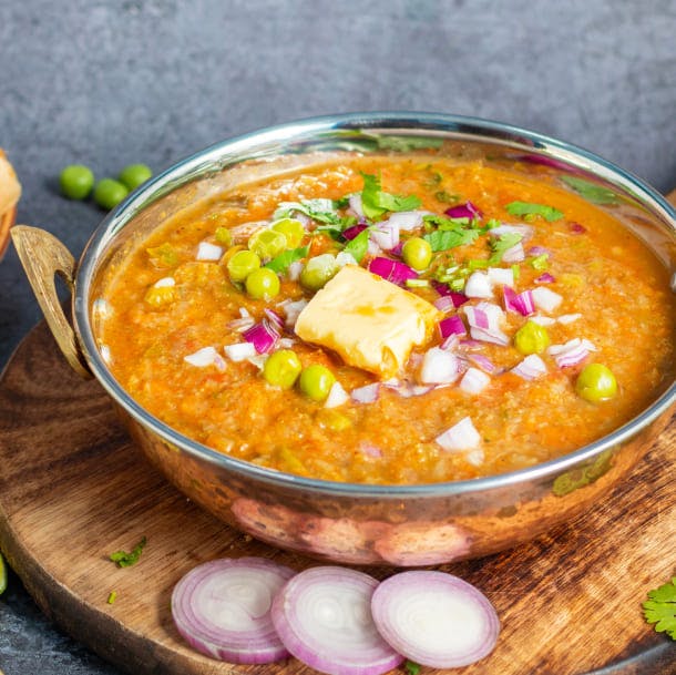 Order hearty breakfasts crafted with love at Mog Asu Restaurant (Swindon)!