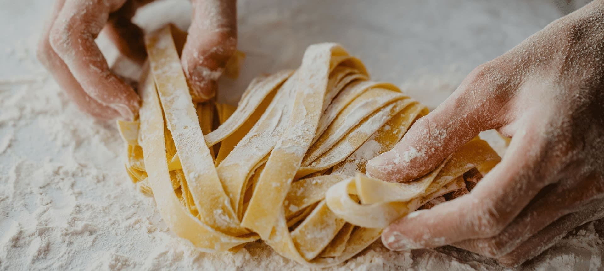 Order authentic Italian pasta dishes from Da Vinci Restaurant (Swindon)